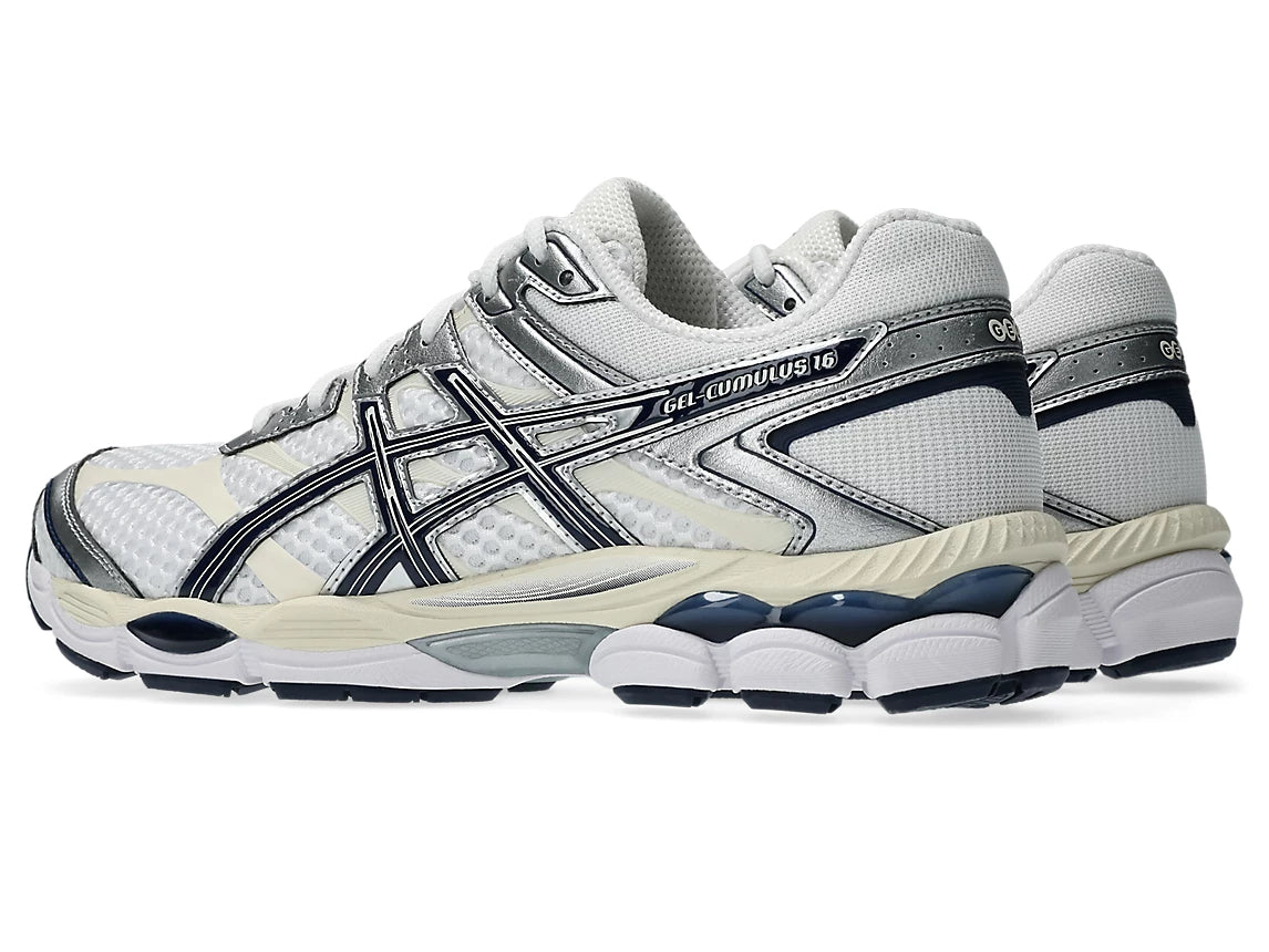 ASICS GEL-CUMULUS 16 vue trois-quarts arrière