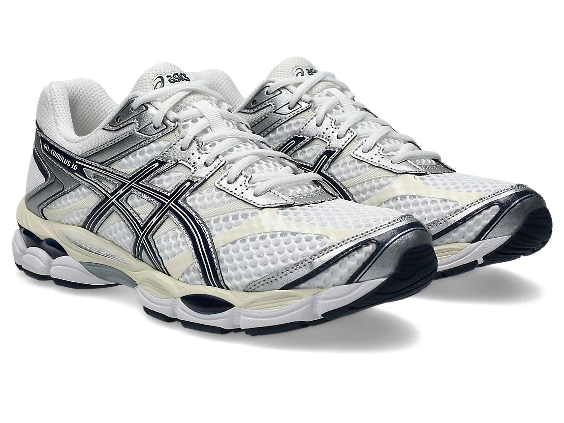 ASICS GEL-CUMULUS 16 vue trois-quarts avant