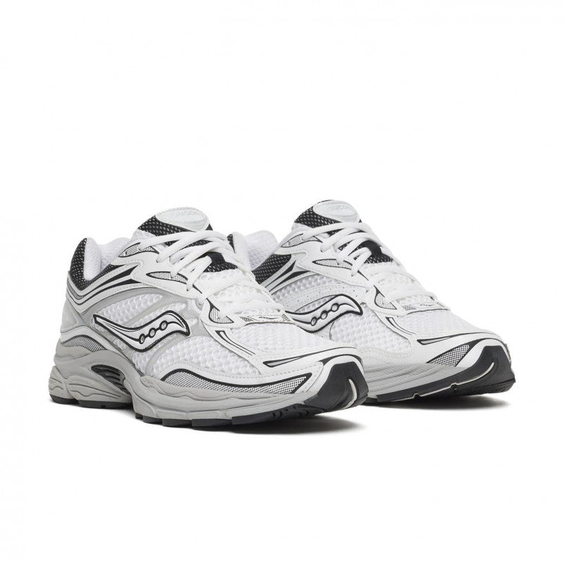 Saucony ProGrid Omni 9 OG - vue trois quarts
